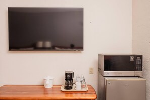 Suite, 2 lits doubles, non-fumeur | Coffre-fort, bureau, fer et planche à repasser