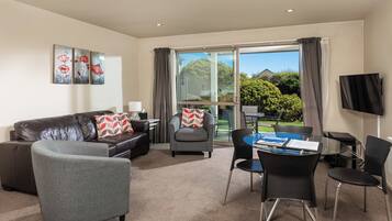 Flachbildfernseher, DVD-Player