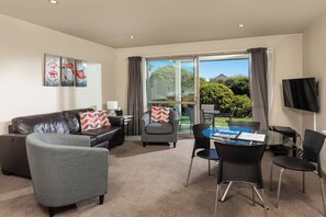 Flachbildfernseher, DVD-Player