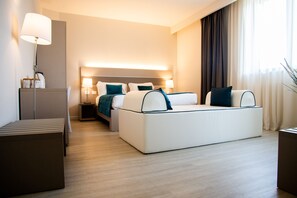 Couette en duvet d'oie, minibar, bureau, rideaux occultants