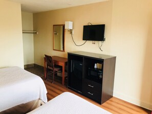 Desk, iron/ironing board, free WiFi, alarm clocks - Fairview Inn (New Castle)