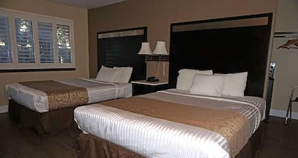Travelodge by Wyndham Concord