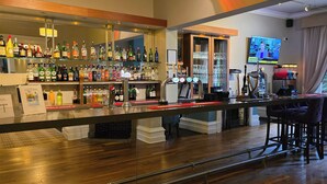 Bar (trong khuôn viên)