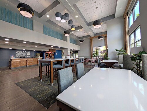 Hampton Inn & Suites Tacoma