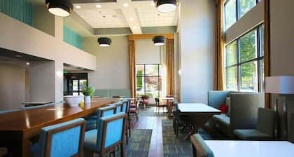 Hampton Inn & Suites Tacoma