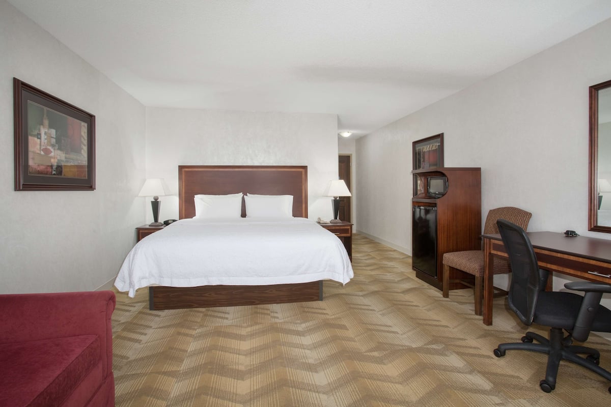 1 bedroom, iron/ironing board, free rollaway beds, free WiFi
