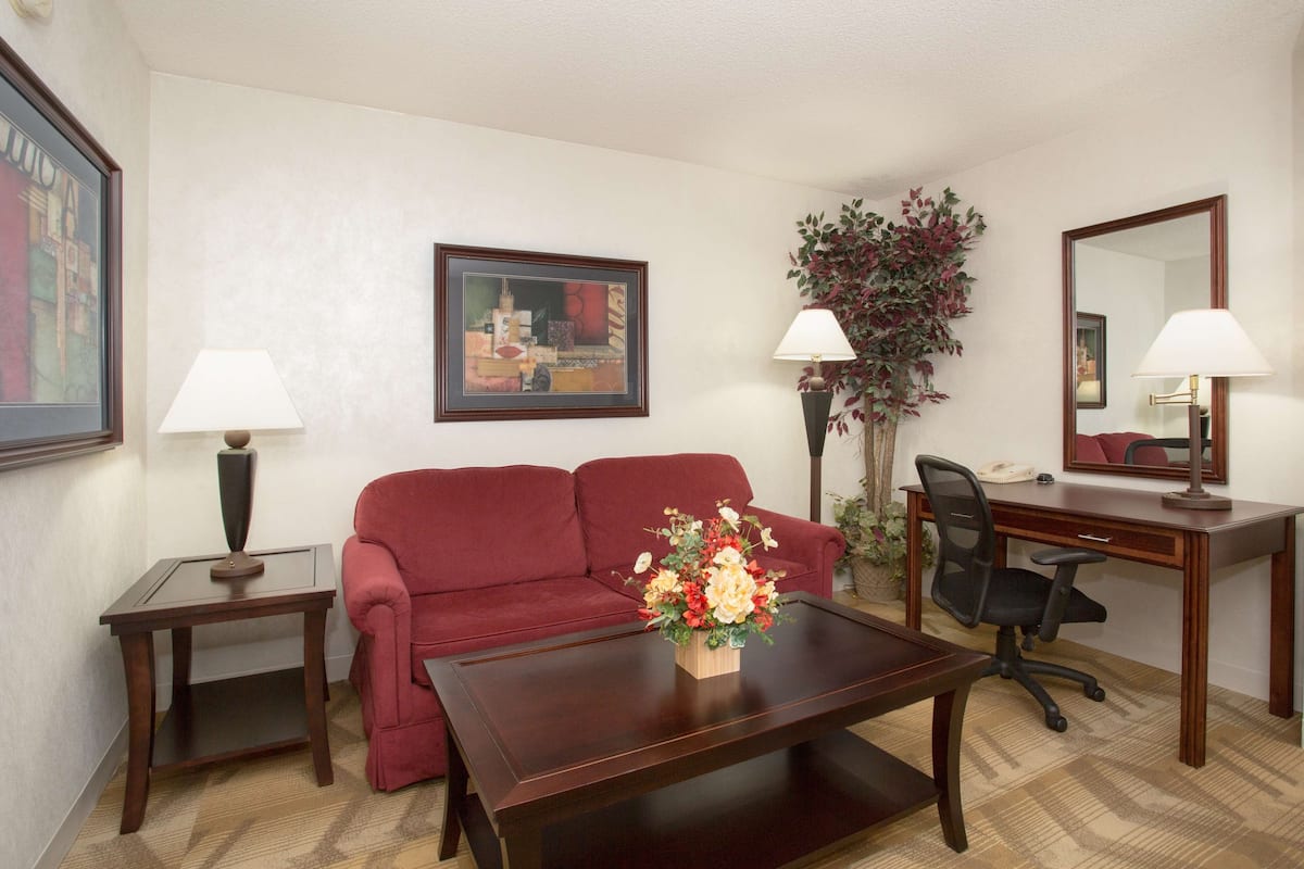 1 bedroom, iron/ironing board, free rollaway beds, free WiFi