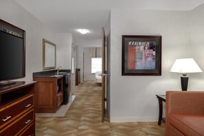 Studio, One King Bed, Accessible