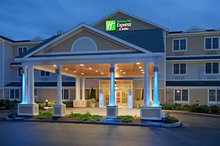 Fachada. Holiday Inn Express Hotel & Suites Rochester by IHG