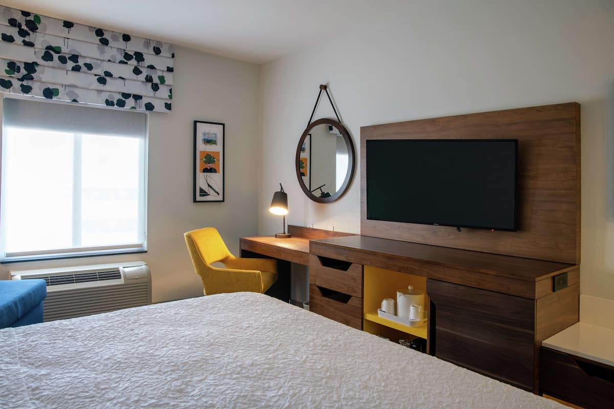 Blackout drapes, iron/ironing board, free WiFi, bed sheets