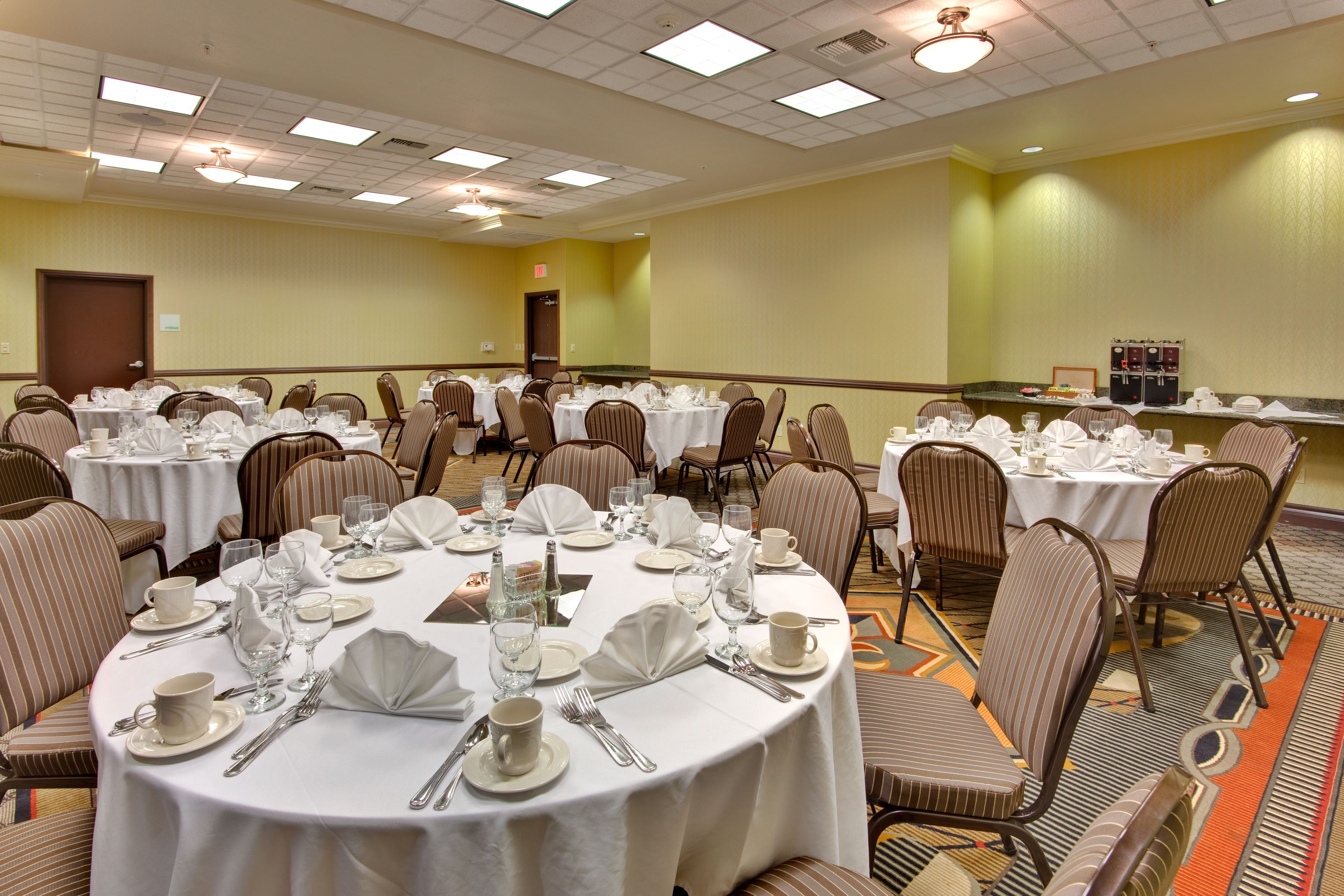 Foto - Holiday Inn & Suites Bakersfield by IHG