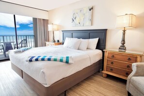 Oceanfront Tower King Room | Premium bedding, iron/ironing board, free WiFi, bed sheets - The Oceanfront Litchfield Inn (Pawleys Island)