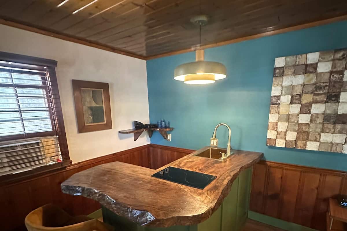 Cabane Tradition | 1 chambre, fer et planche à repasser, Wi-Fi gratuit, draps fournis