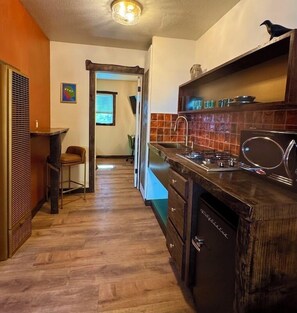 Phòng Suite tiện nghi đơn giản | 1 phòng ngủ, bàn ủi/dụng cụ ủi quần áo 