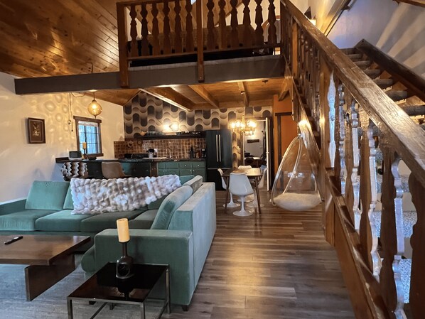 Family Loft | 1 bedroom, iron/ironing board, free WiFi, bed sheets