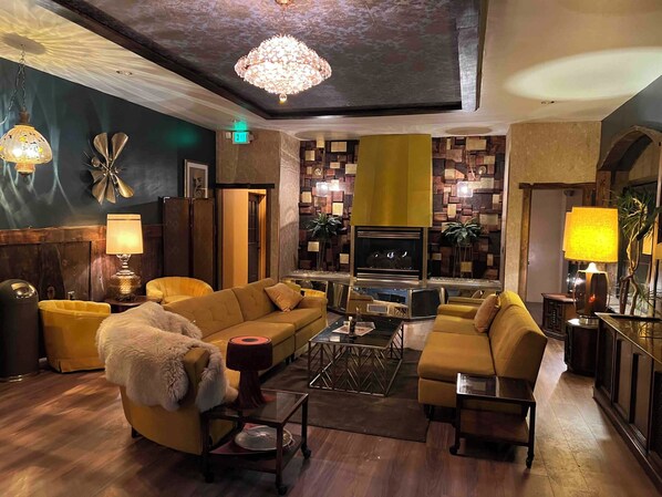Lobby - The Burgundy (Big Bear Lake)