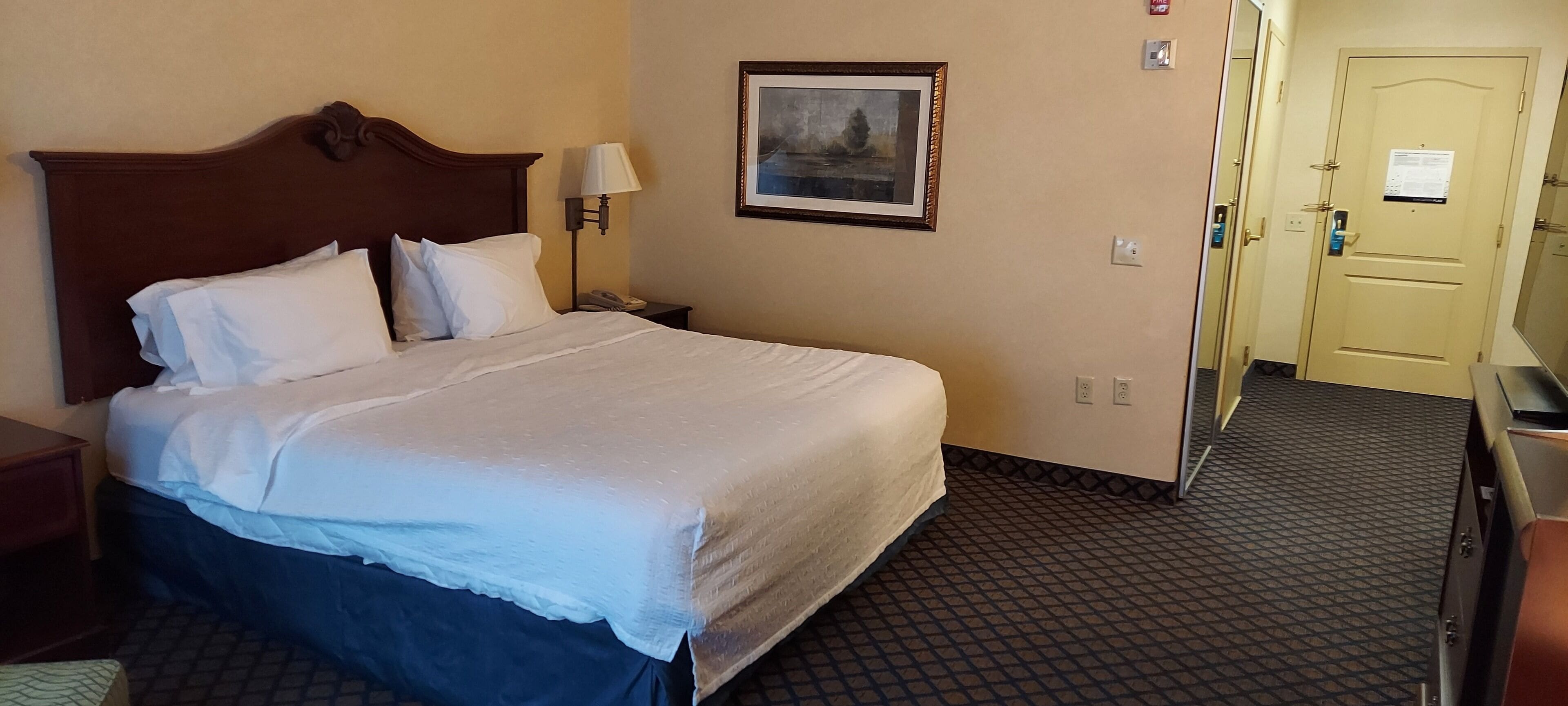in-room safe, laptop workspace, iron/ironing board, rollaway beds