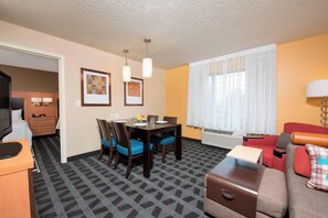 Suite, 1 Bedroom | Premium bedding, desk, iron/ironing board, free cribs/infant beds - TownePlace Suites by Marriott Kalamazoo (Kalamazoo)