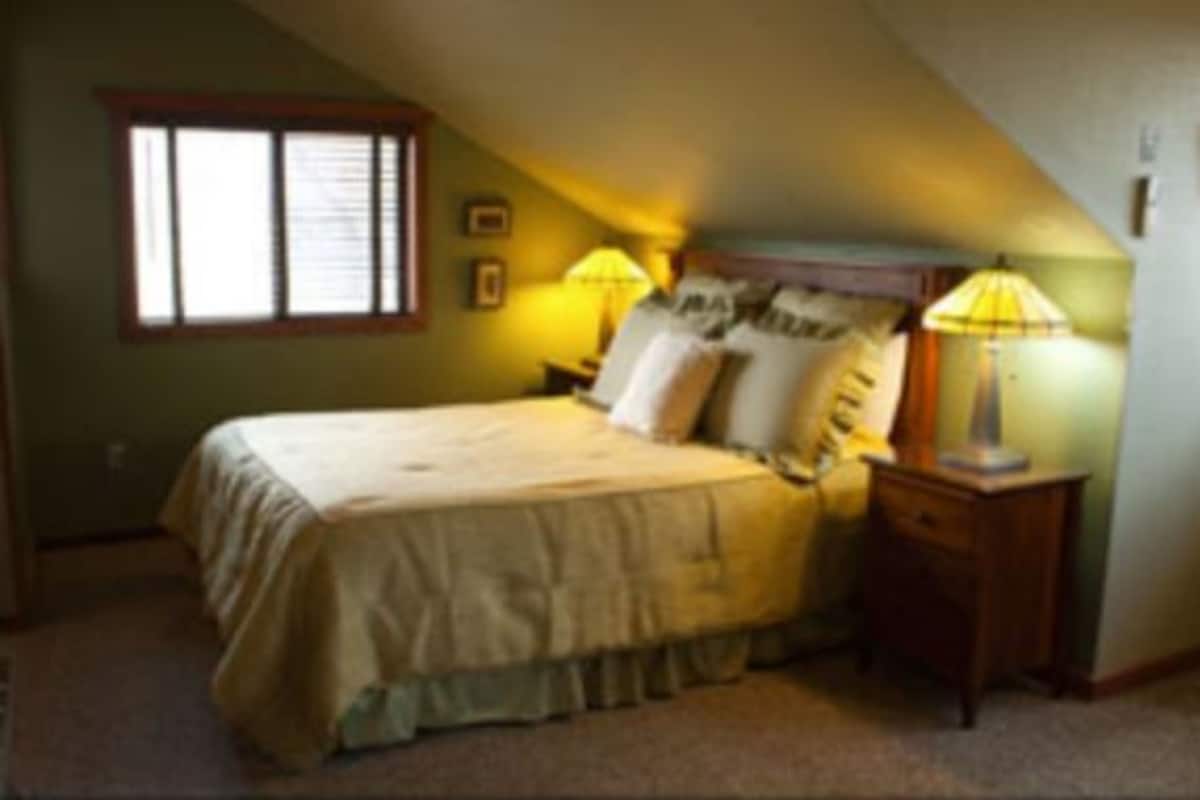 Individually decorated, individually furnished, rollaway beds, free WiFi