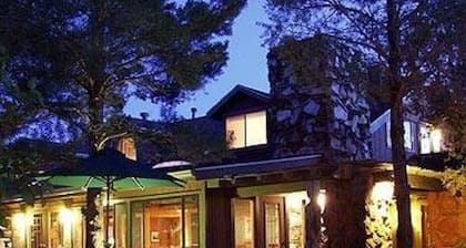 Lodge At Sedona