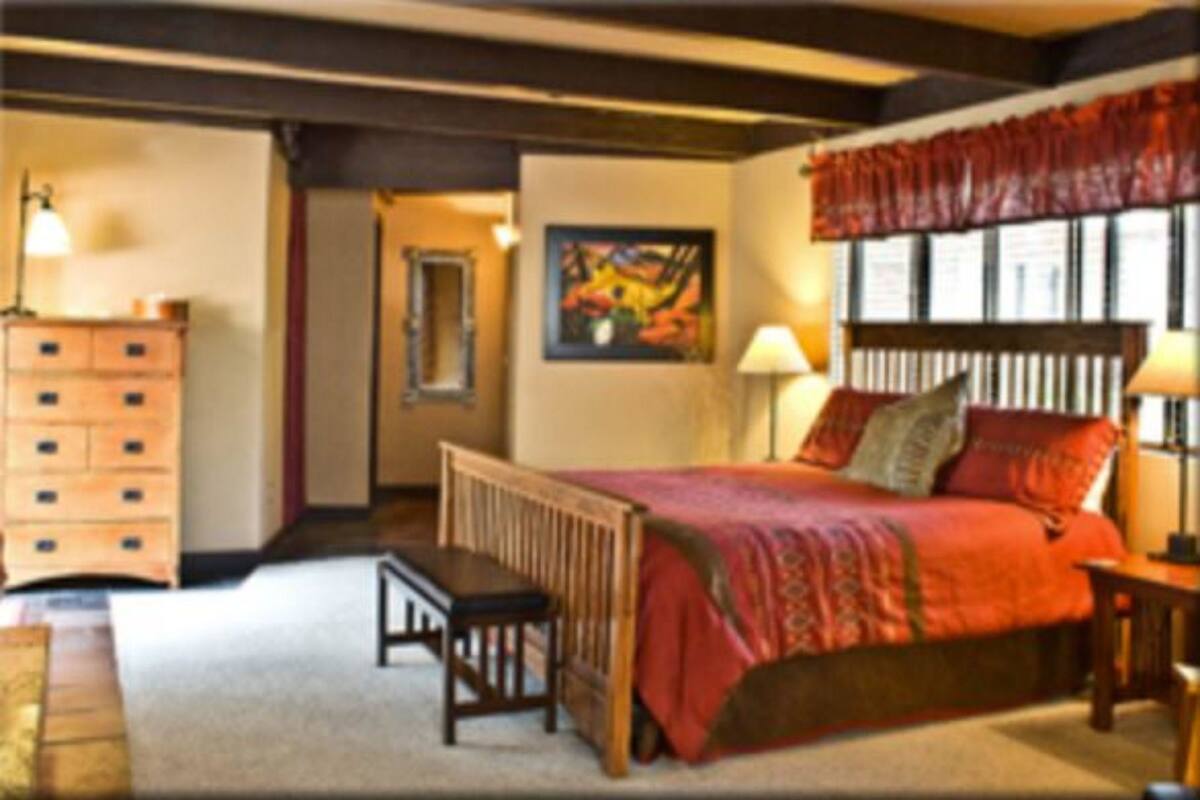 Individually decorated, individually furnished, rollaway beds, free WiFi
