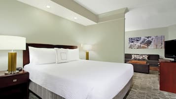 Suite, 1 cama de matrimonio grande con sofá cama | Ropa de cama de alta calidad y escritorio