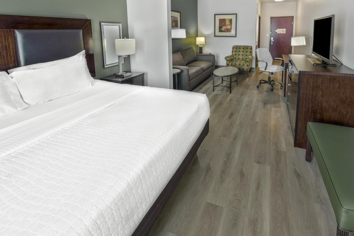 Pillow-top beds, in-room safe, desk, laptop workspace