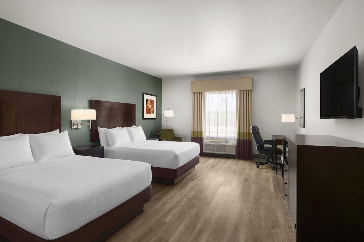 Standard Room, 2 Queen Beds, Accessible, Bathtub | Pillowtop beds, in-room safe, desk, laptop workspace