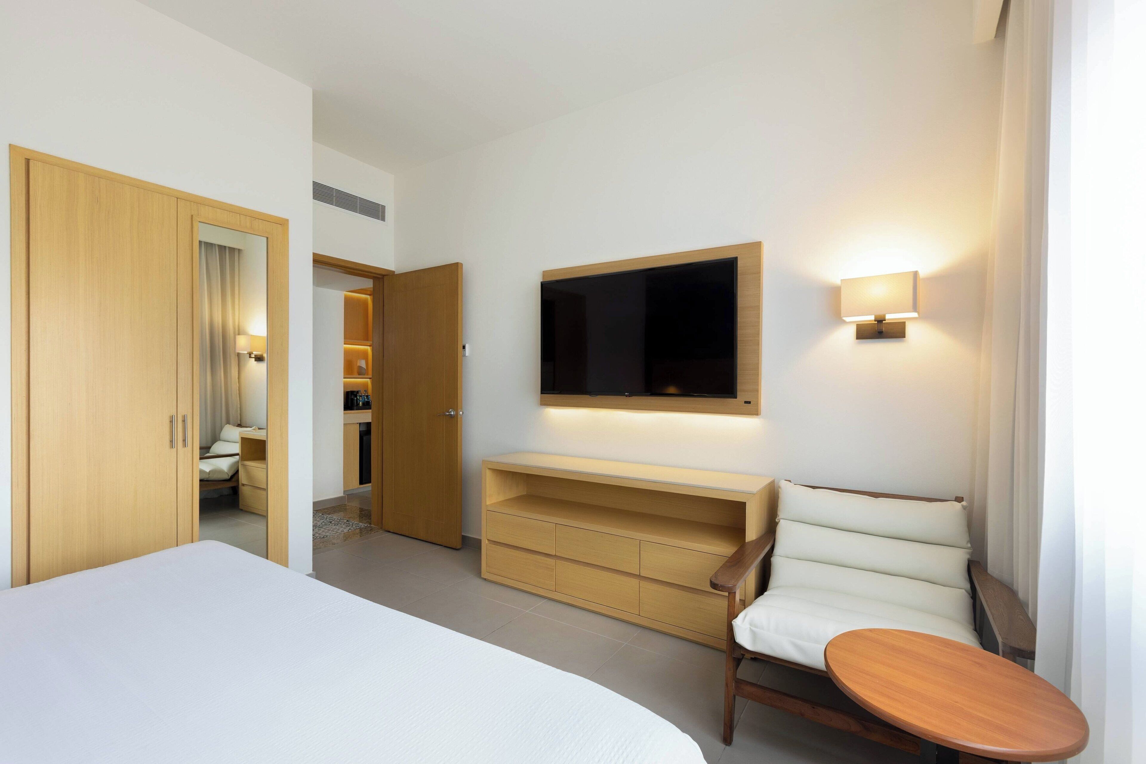 junior suite, 1 bedroom | premium bedding, down duvets, in-room safe, desk