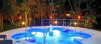 Courtyard By Marriott Cancun Airport