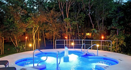 Courtyard By Marriott Cancun Airport