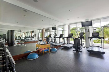 Fitness center at Courtyard By Marriott Cancun Airport