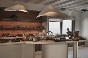 Food and drink - Andronis Minois (Paros)