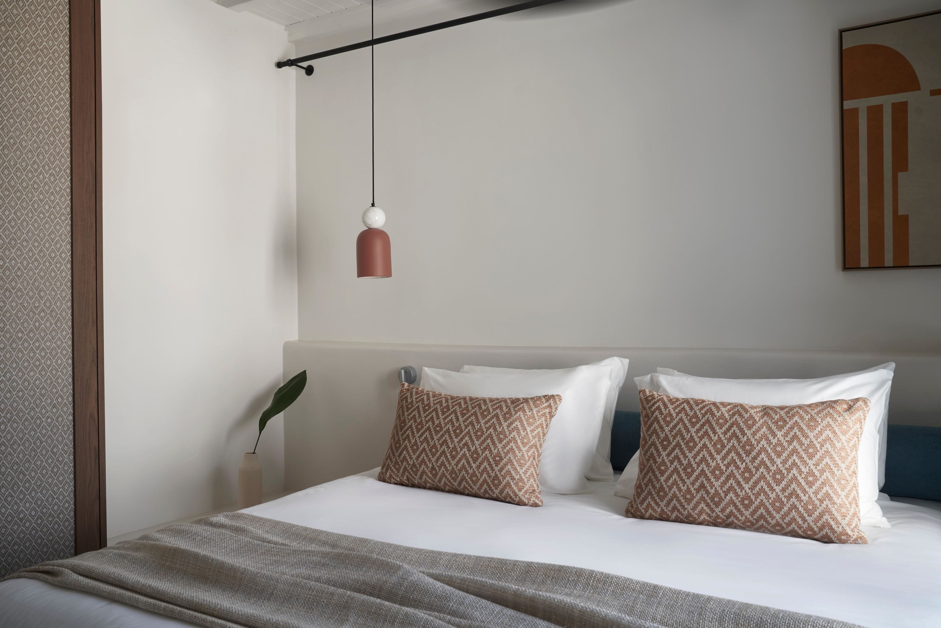 Allergiatestatut vuodevaatteet, minibaari, tallelokero huoneessa