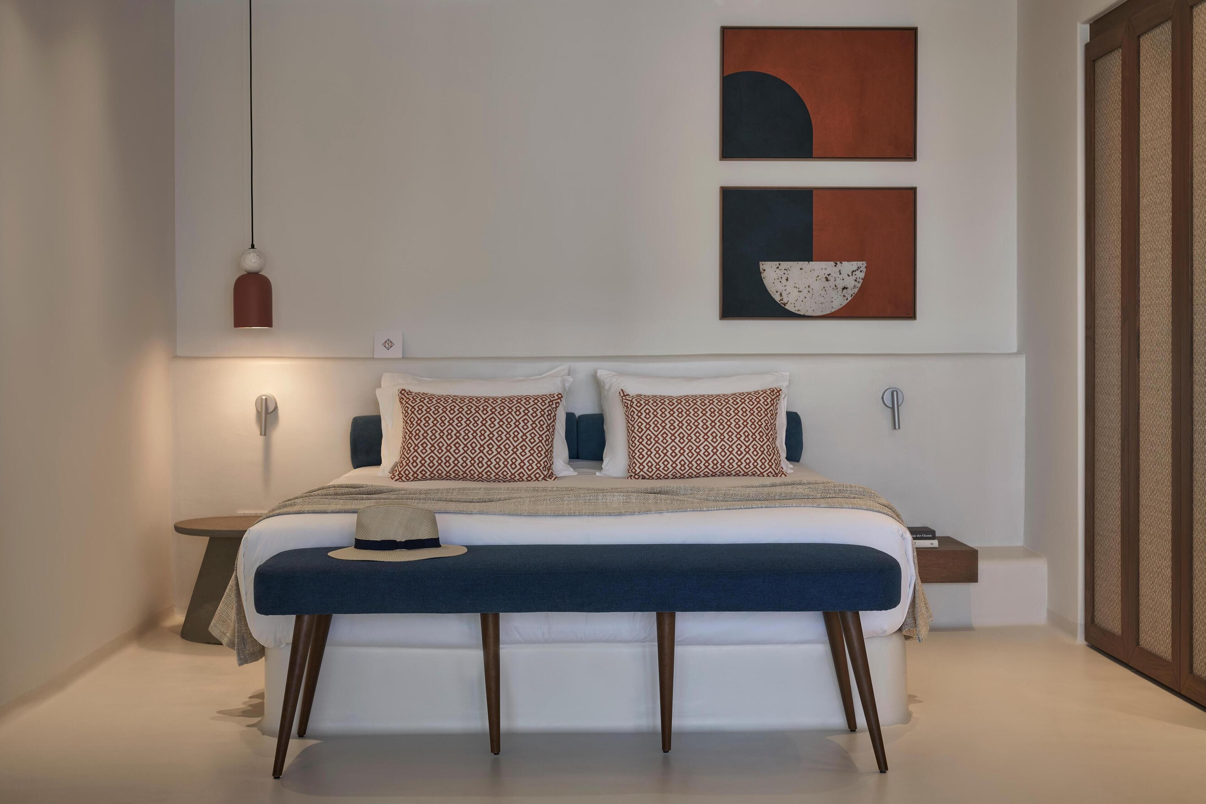 Supreme Suite Pool View | 防敏寢具、迷你吧、房內夾萬、熨斗/熨衫板