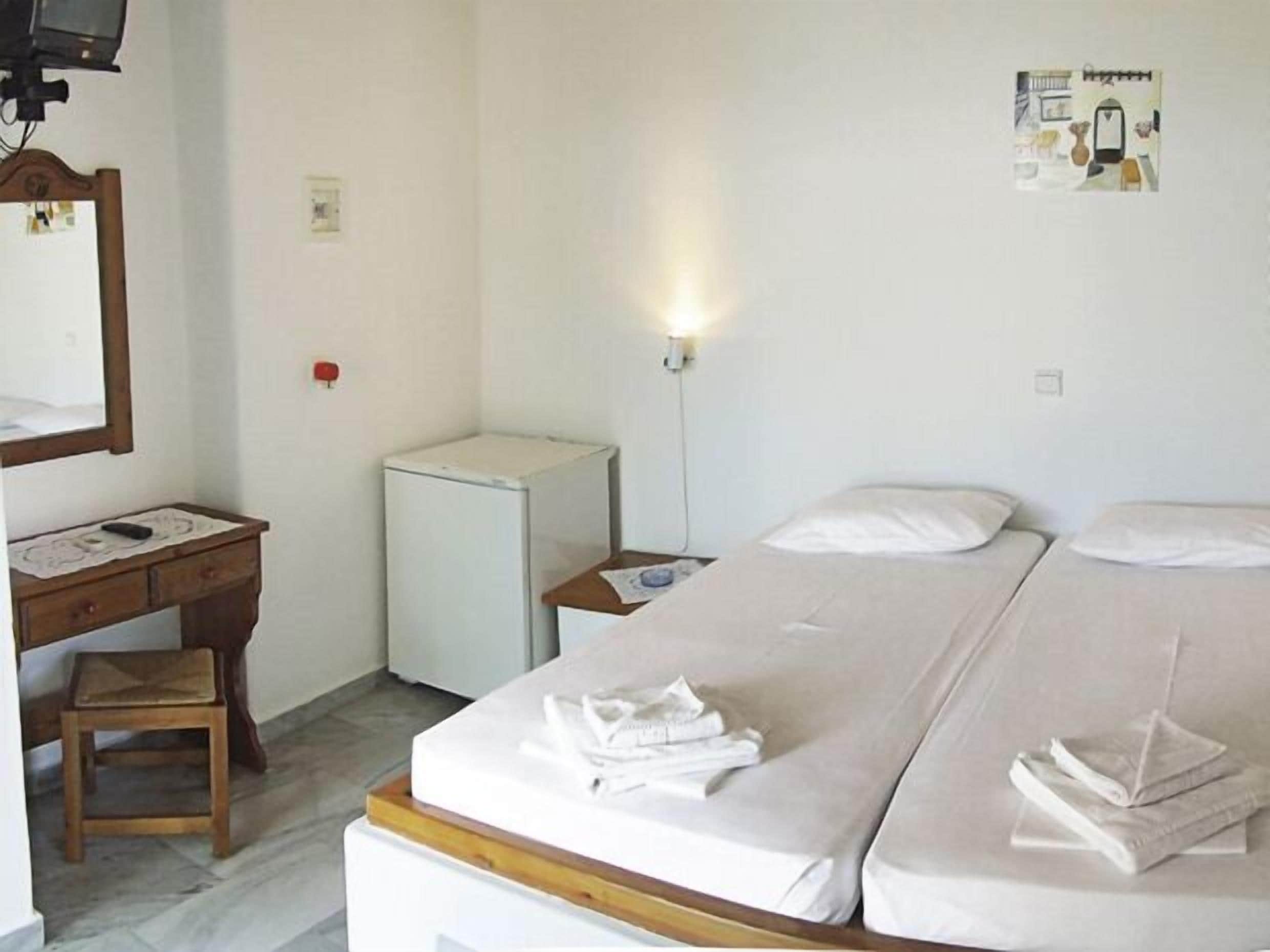 2 bedrooms, minibar, blackout curtains, soundproofing