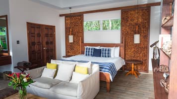 Minibar, két bảo mật tại phòng, trang trí khác biệt