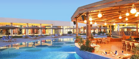 Outdoor pool, pool umbrellas