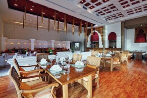 Breakfast, lunch and dinner served - Jolie Ville Royal Peninsula Hotel & Resort Sharm El Sheikh (Sharm El Sheikh)