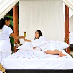 Couples treatment room(s), sauna, hot tub, Turkish bath/hammam