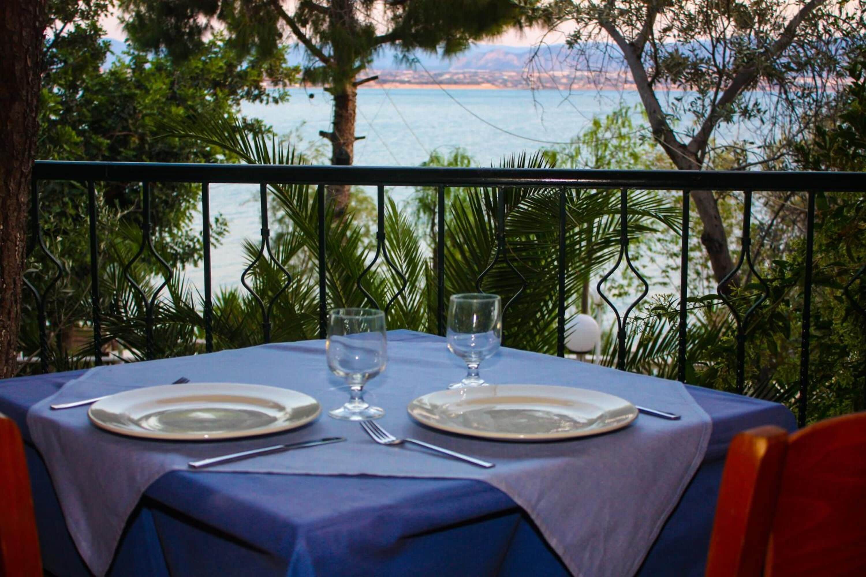 2 restaurants, breakfast, lunch, dinner served; mediterranean cuisine