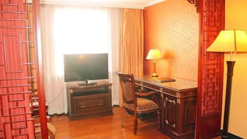 Deluxe Twin Room | Desk, blackout drapes, free WiFi, bed sheets