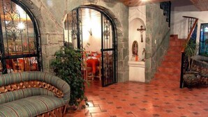 Lobby sitting area - Plaza Mexicana Margarita's Hotel (Bocoyna)