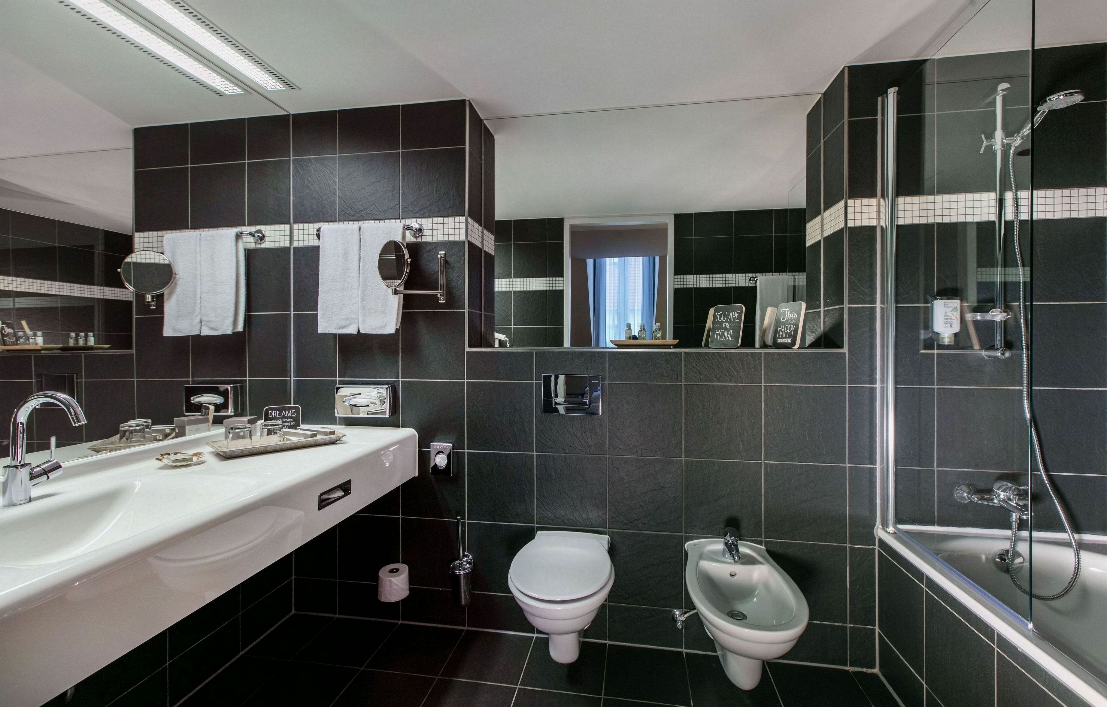 hypo-allergenic bedding, minibar, in-room safe, desk