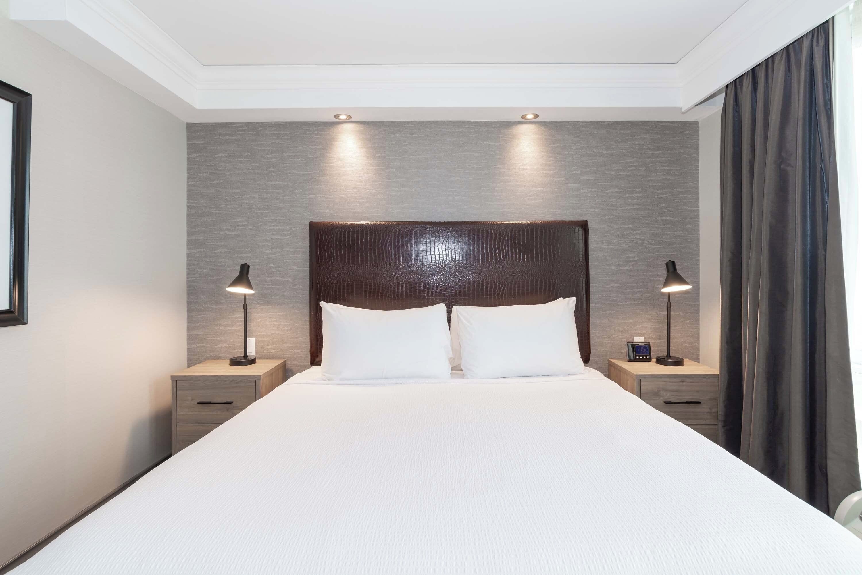 Photo - Sandman Signature Toronto Airport Hotel