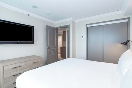 Sandman Signature Toronto Airport Hotel - Image 67