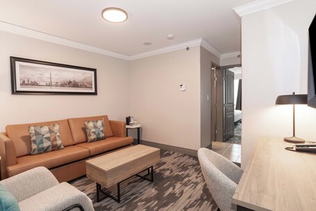 Sandman Signature Toronto Airport Hotel - Image 45