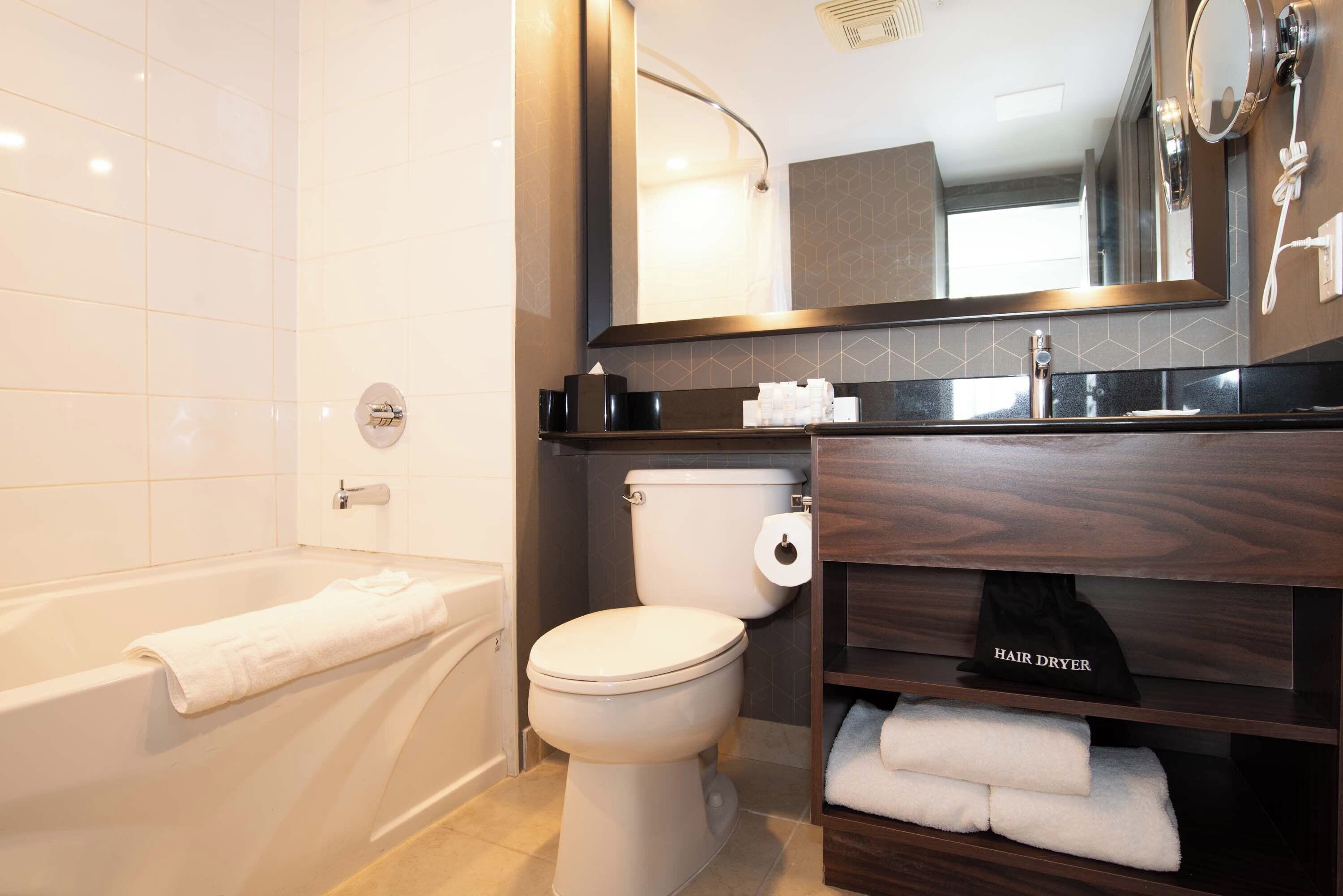 Photo - Sandman Signature Toronto Airport Hotel