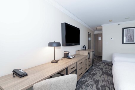 Sandman Signature Toronto Airport Hotel - Image 11