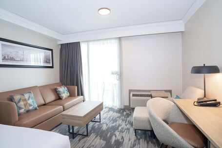 Sandman Signature Toronto Airport Hotel - Image 27